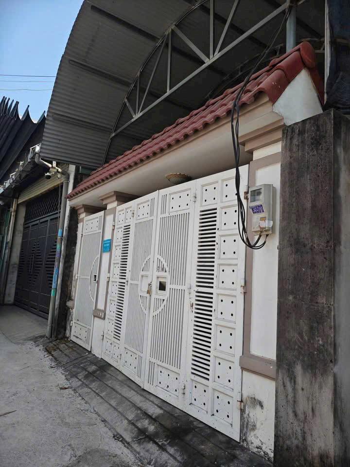 Nhà mái thái gác lửng 100m² tại Trảng Dài giá 1.7 tỷ - Thiết kế thông thoáng, bền đẹp!