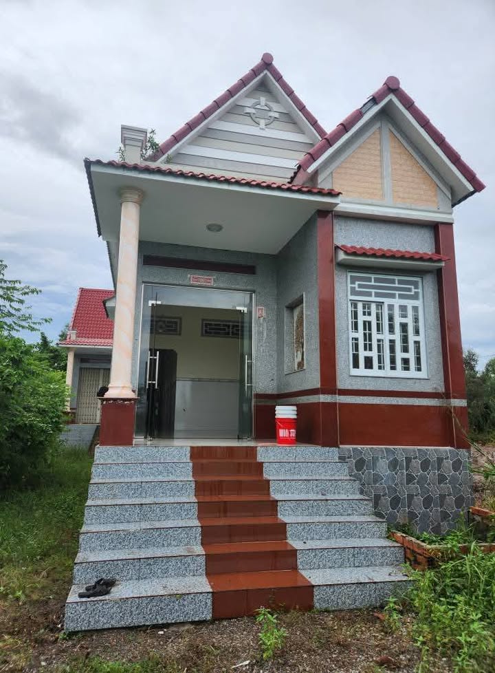 Nhà cấp 4 mái thái tại xã Khánh Hải, huyện Trần Văn Thời 1000m² giá 2 tỷ - Chính chủ cần bán gấp!