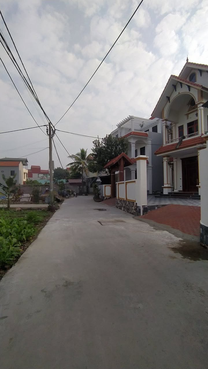 Nhà riêng Thôn 3 Vạn Phúc 47m² giá 3 tỷ - Ô tô đỗ cửa, tiện ích đầy đủ!