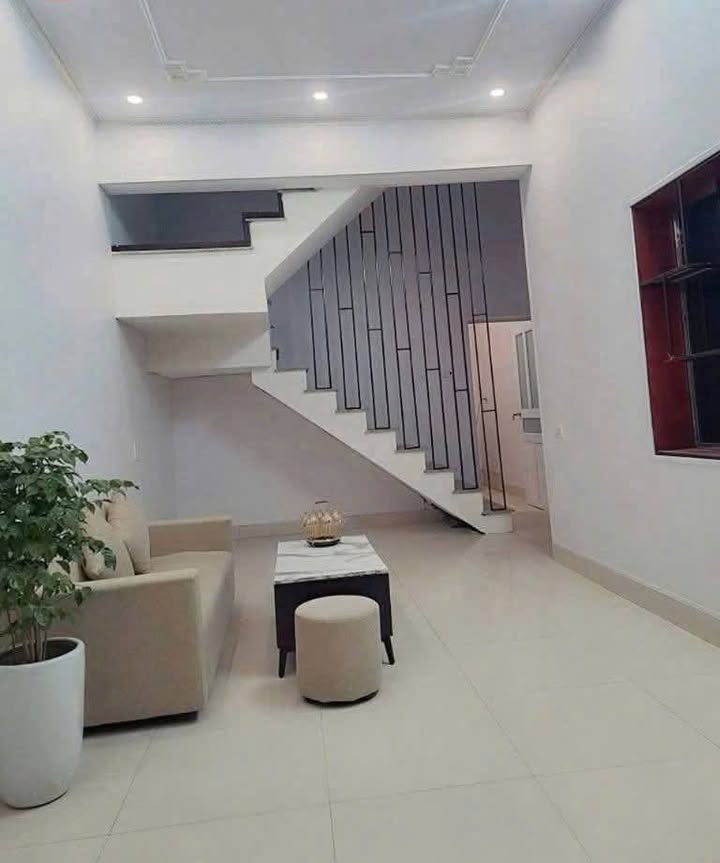 Nhà 2 tầng đường Nguyễn Công Trứ, Bích Đào 47m² giá chỉ 2xxx tỷ - Sẵn sàng vào ở ngay!