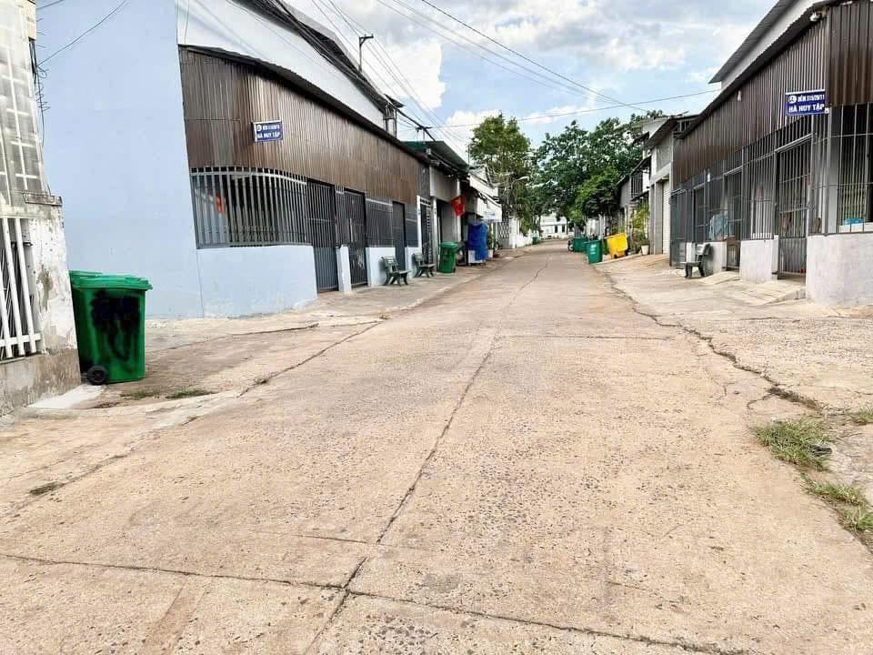 Dãy nhà trọ + 2 nhà cấp 4 tại Hẻm 515 Hà Huy Tập, 310m² giá 6 tỷ - Cơ hội đầu tư sinh lời!