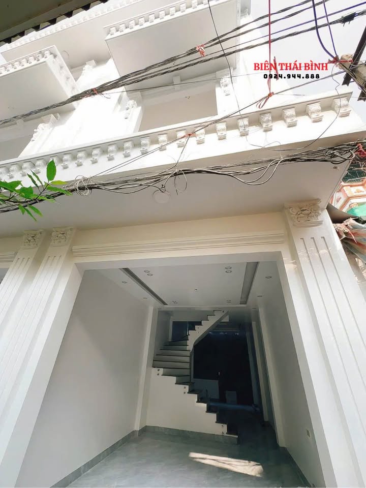 Nhà 3 tầng Quang Trung, TP. Thái Bình 45m² giá 2 tỷ - Vị trí trung tâm, thoáng mát!