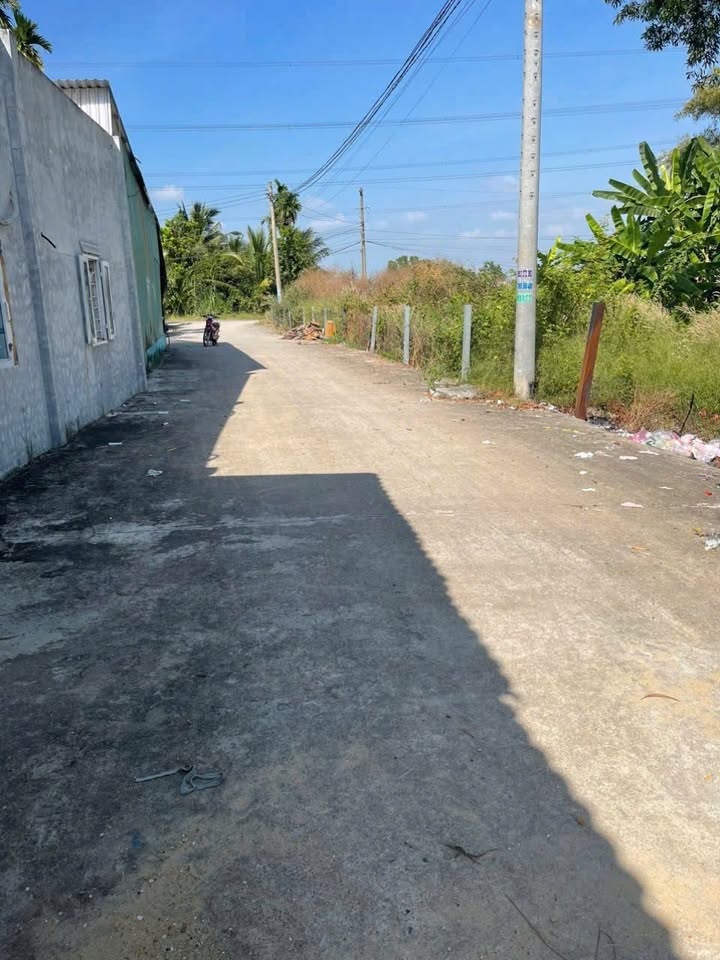 Đất nền thổ cư 135m² giá 950 triệu - Sổ đỏ chính chủ ngay trung tâm Hóc Môn!