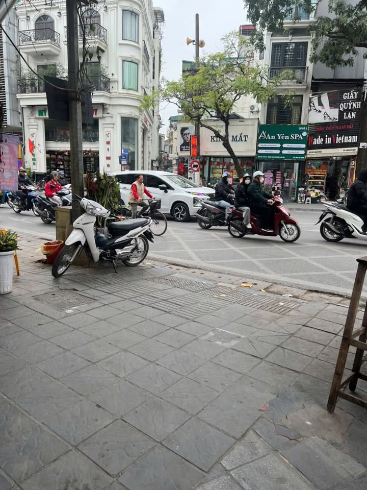 Nhà phố Bạch Mai, Quận Hai Bà Trưng, 17m² giá 4.5 tỷ - Vị trí đắc địa gần Hồ Gươm!