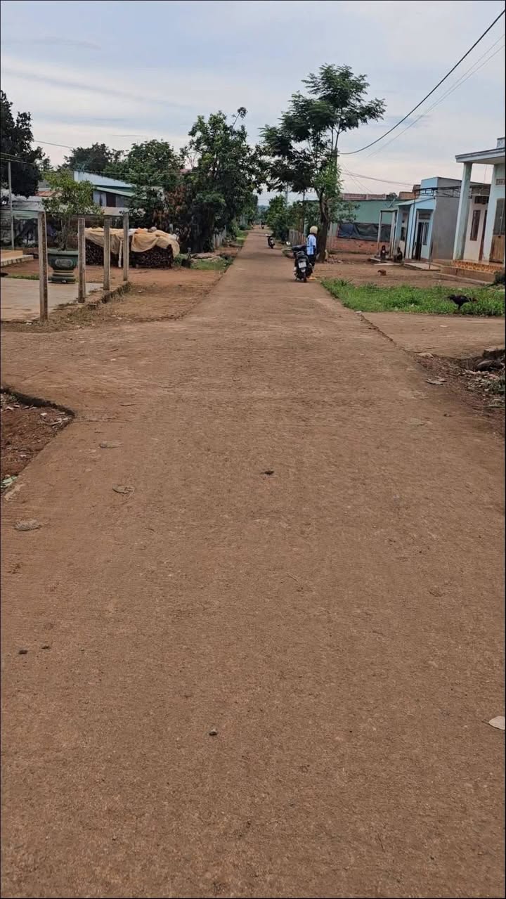 Đất ở 2 mặt đường bê tông tại làng Kơ Tu, 390m² chỉ 600 triệu - Cơ hội đầu tư hấp dẫn!