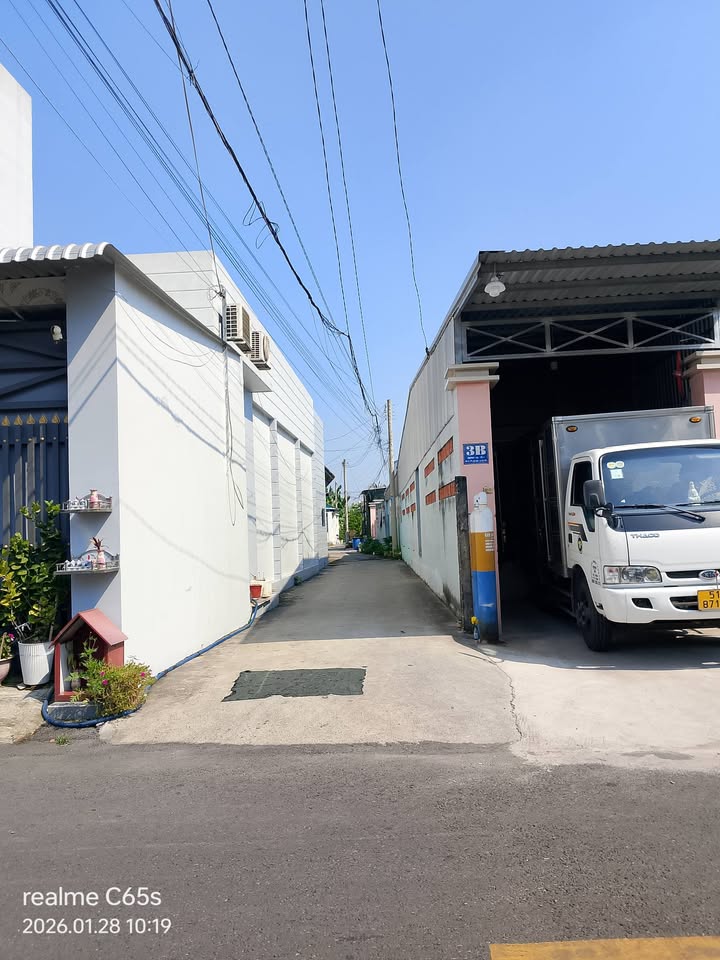 Nhà lầu 3 tầng tại thị trấn Củ Chi, 68m² giá 3 tỷ - Tiện ích đầy đủ xung quanh!