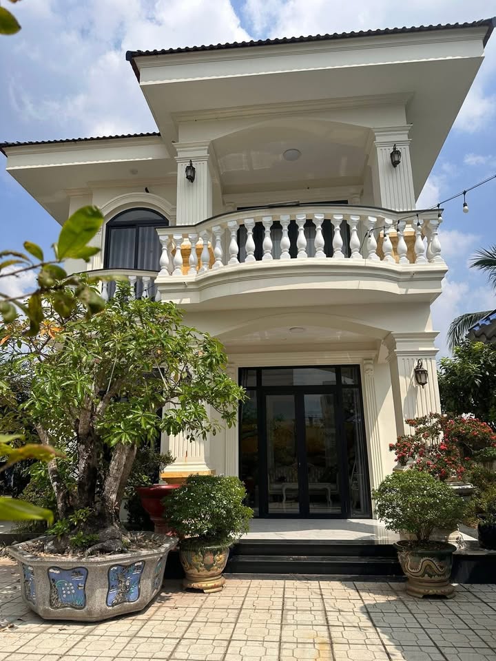 Biệt thự sân vườn Phú Tân, Bến Tre 1000m² giá 12.499 tỷ - Thiết kế đẳng cấp!