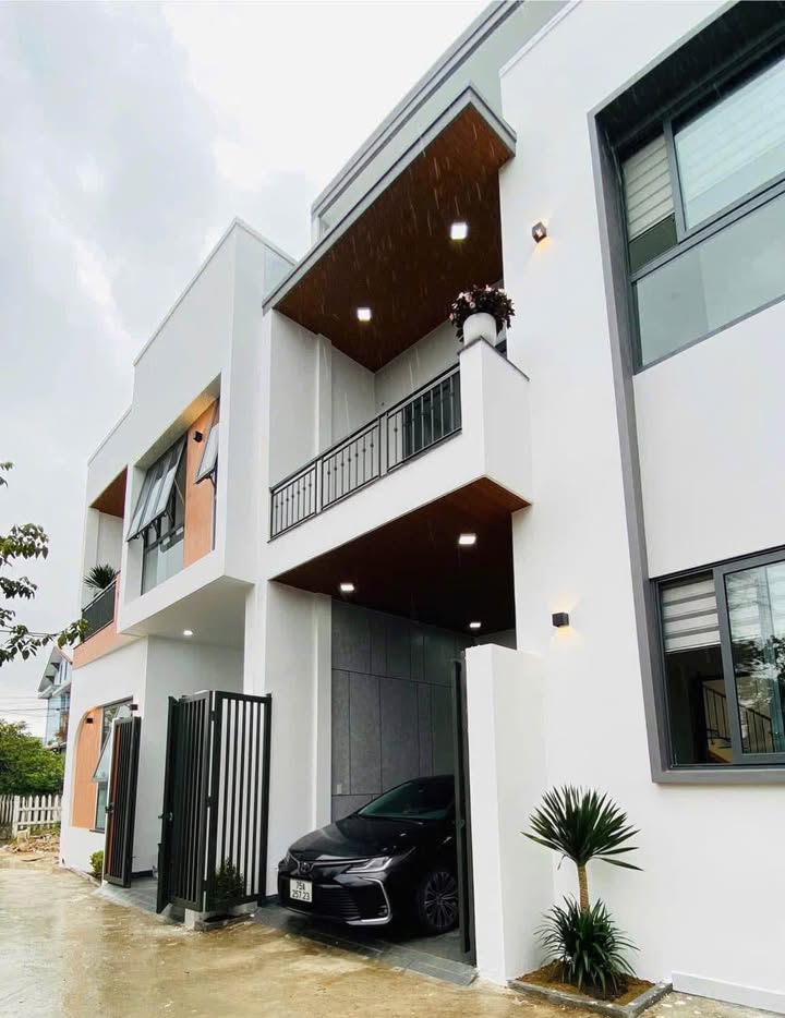 Nhà Xóm 5 Lại Thế, Huyện Phú Vang, 70m² giá 3.08 tỷ - An cư ngay trung tâm!