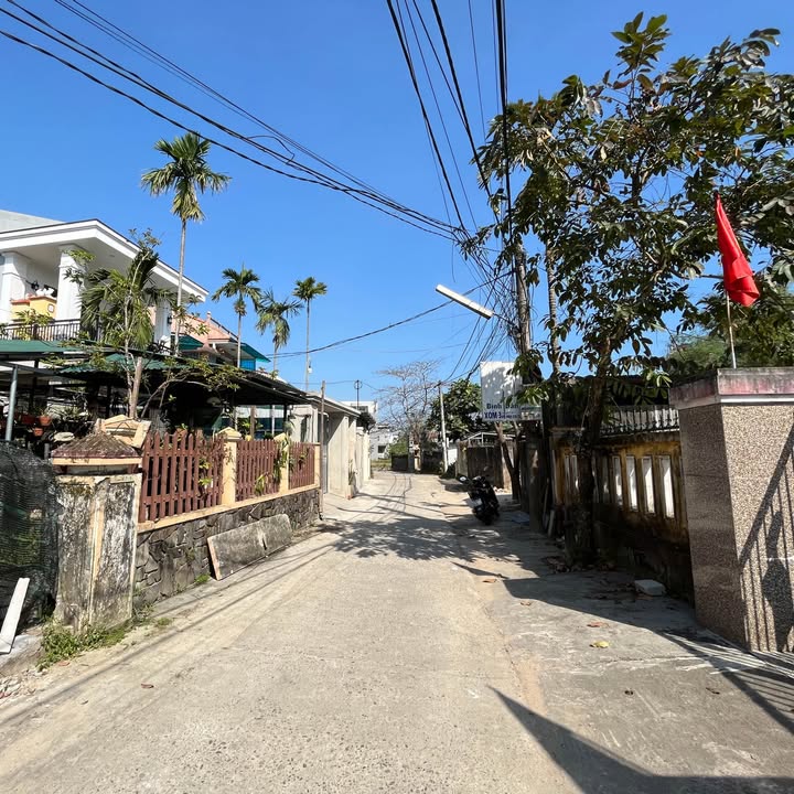 FrontHouse Xóm 3 Ngọc Anh Huế 90m² giá 2.18 tỷ - Vị trí trung tâm, tiện ích đầy đủ!