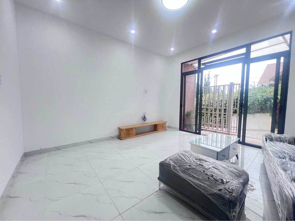 Nhà riêng Đà Lạt 83m² giá thỏa thuận - Đường rộng ô tô né nhau!