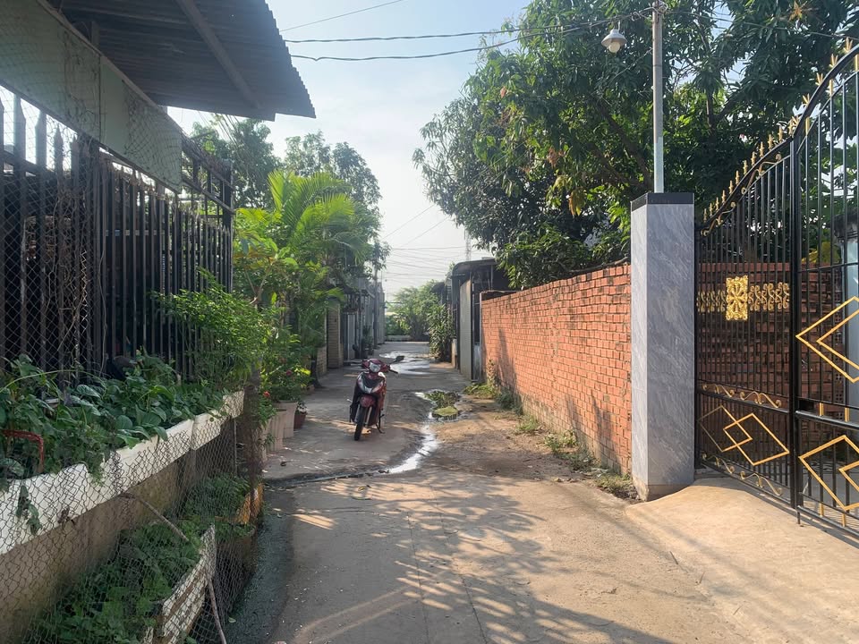 Nhà phố Long An - Long Thành 123m² giá thỏa thuận - Đường xe hơi, yên tĩnh!