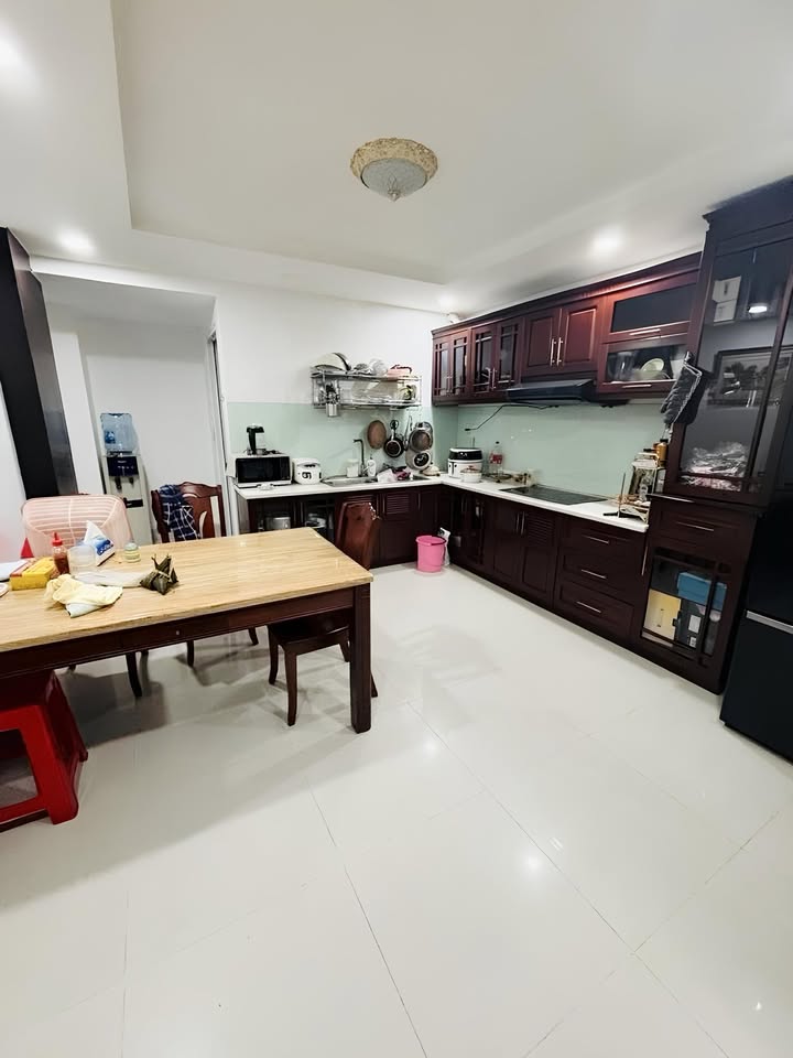 Nhà phố mặt tiền kinh doanh Âu Cơ 72m² giá 11 tỷ - Đầu tư sinh lời ngay!