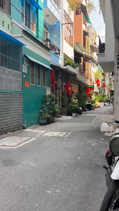 Nhà bán Quận 3, 66m² chỉ 8 tỷ - Vị trí đắc địa tiện ích đầy đủ!