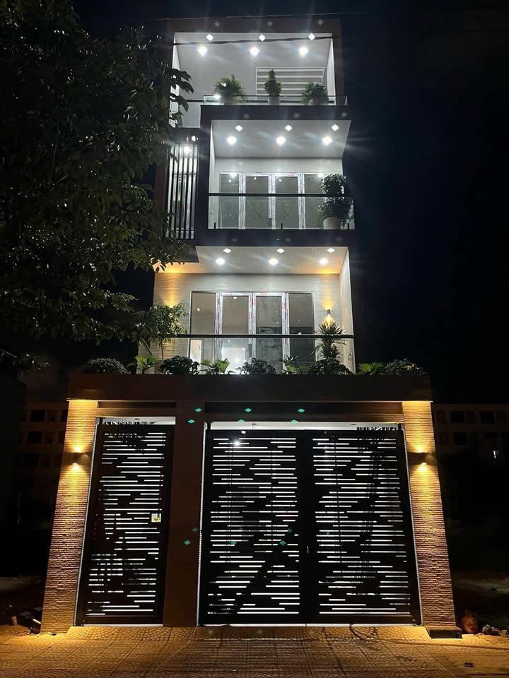 Nhà mặt tiền Đường Từ Giấy, Quận Ngũ Hành Sơn, 105m² giá 10 tỷ - Đầu tư sinh lời ngay!