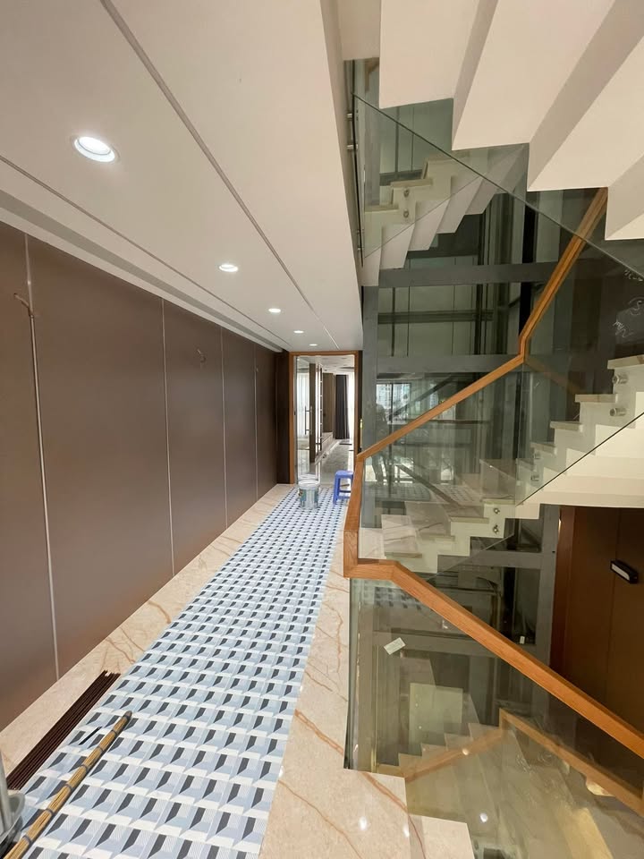 Nhà phố Phan Huy Ích, Tân Bình 100m² giá 21.8 tỷ - Thiết kế hiện đại, thang máy