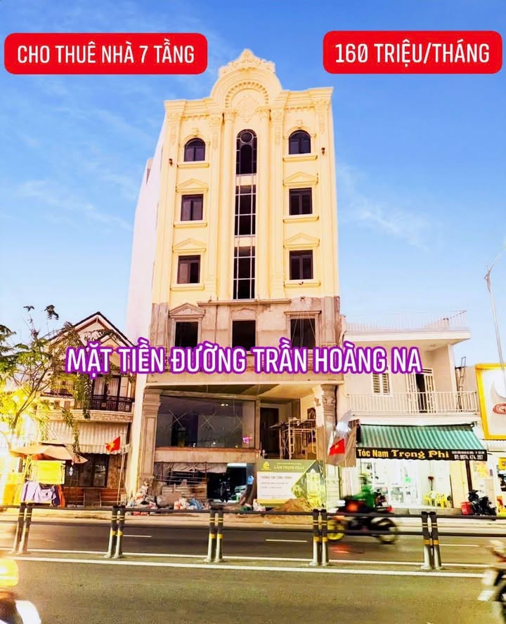 FrontHouse Quận Ninh Kiều 1000m² giá thỏa thuận - Tòa nhà 7 tầng hiện đại