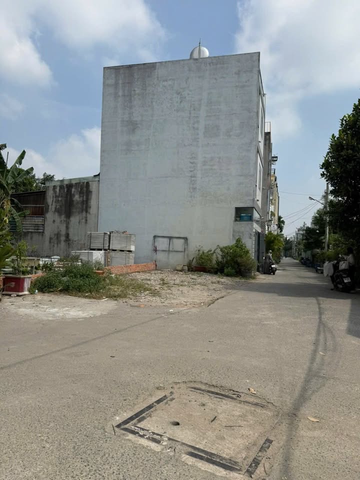 Đất nền Thủ Đức 63m² giá 3.99 tỷ - 2 mặt hẻm ô tô thoải mái!