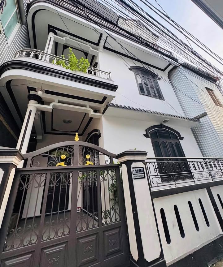 Nhà 3 tầng 3 mê Phan Chu Trinh 68m² giá 2.85 tỷ - Vị trí trung tâm TP Huế!