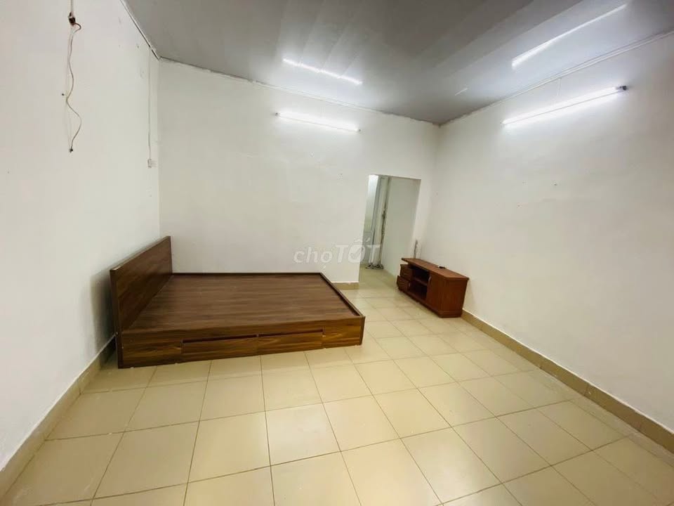 FrontHouse Tập thể Thành Công 100m² giá 9 tỷ - Kinh doanh sầm uất, vị trí vàng!