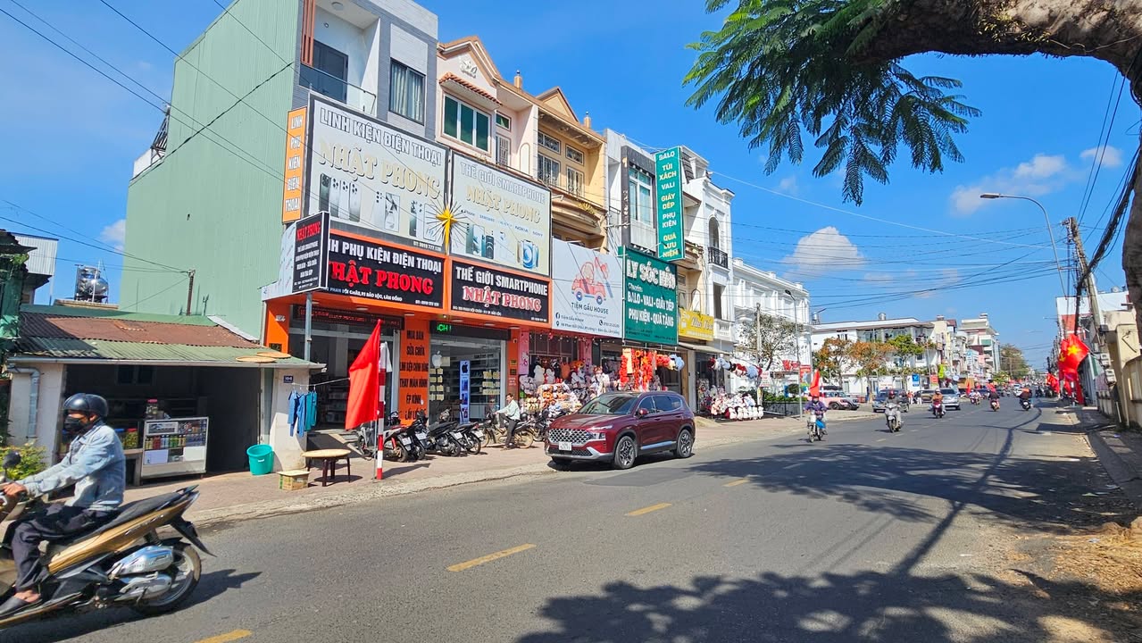 Bán nhà mặt tiền Phan Bội Châu, Bảo Lộc 80m² giá 8.99 tỷ - Kinh doanh sầm uất!