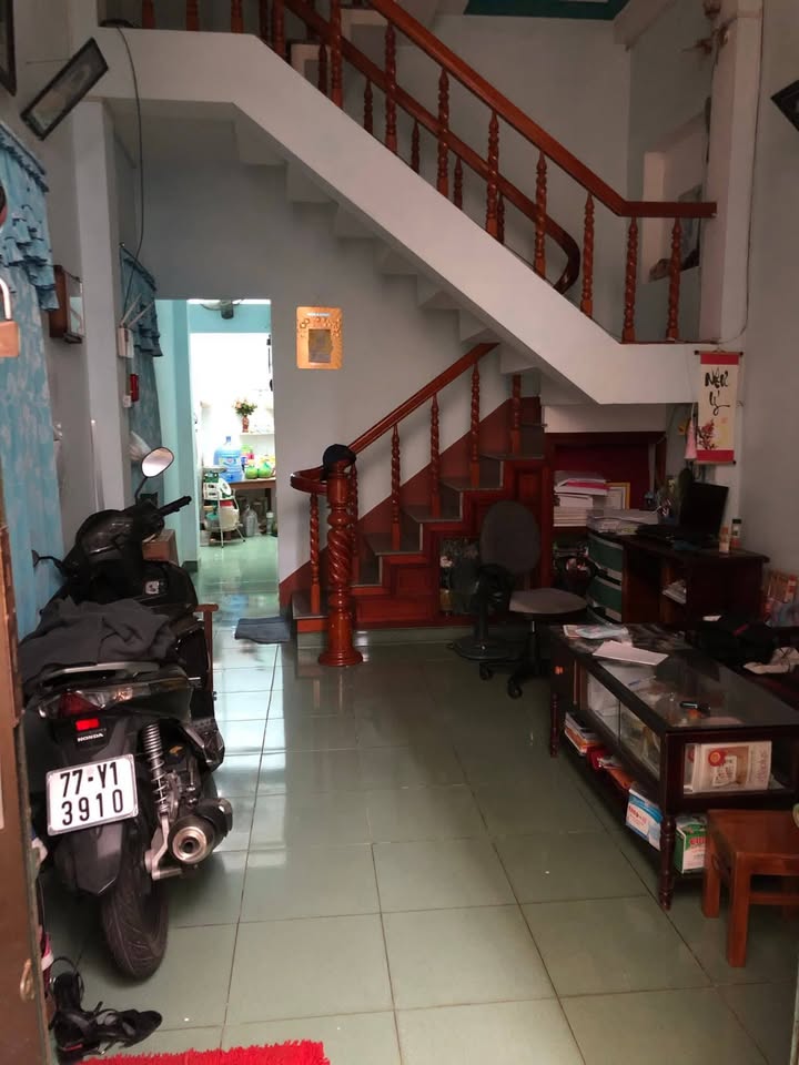 Nhà hẻm cạn đường Phan Bội Châu, 60m², giá 2.39 tỷ - Chính chủ bán gấp!