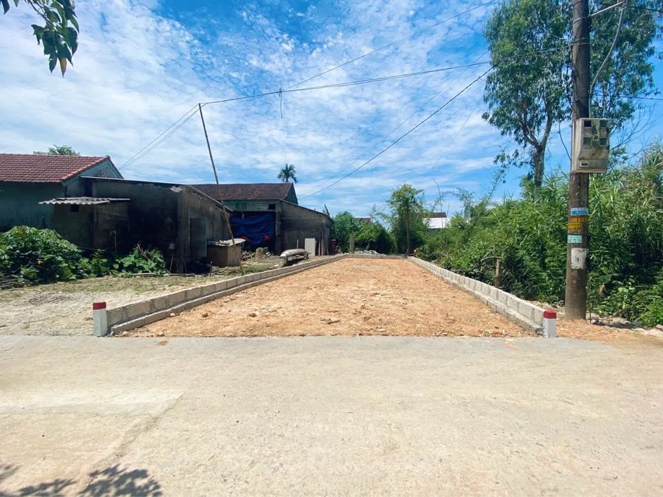 Đất kiệt Hoàng Quốc Việt, Thủy Thanh 111,1m² - Giá tốt chỉ 9 triệu/m²