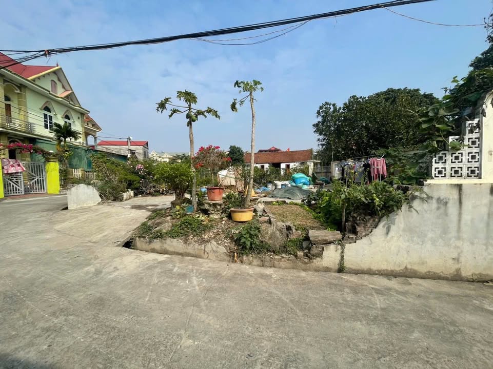 Đất nền góc đường trục chính xã Phú Hòa 105m² giá chỉ 2 tỷ - Tiềm năng kinh doanh lớn!