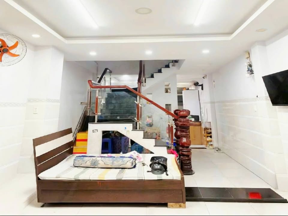 Nhà mặt tiền Gò Dầu, Tân Phú 90m² giá 9 tỷ - Nhà mới đẹp, dân trí cao!