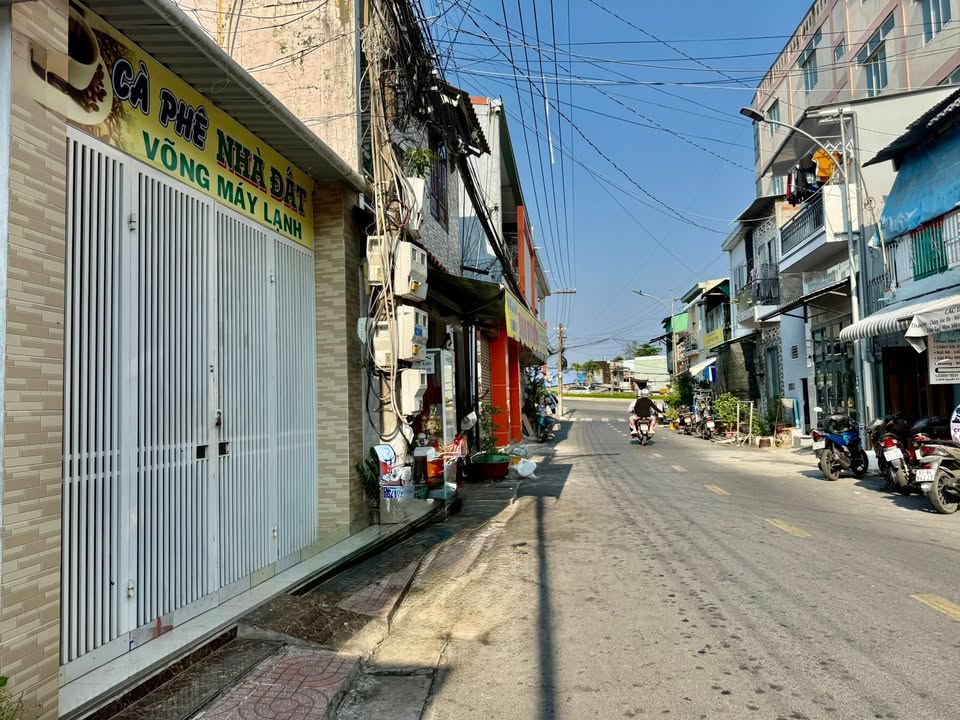 Nhà mặt tiền Nguyễn Tri Phương, Phường 7, Mỹ Tho 120m² - Cho thuê giá tốt chỉ 6 triệu/tháng!