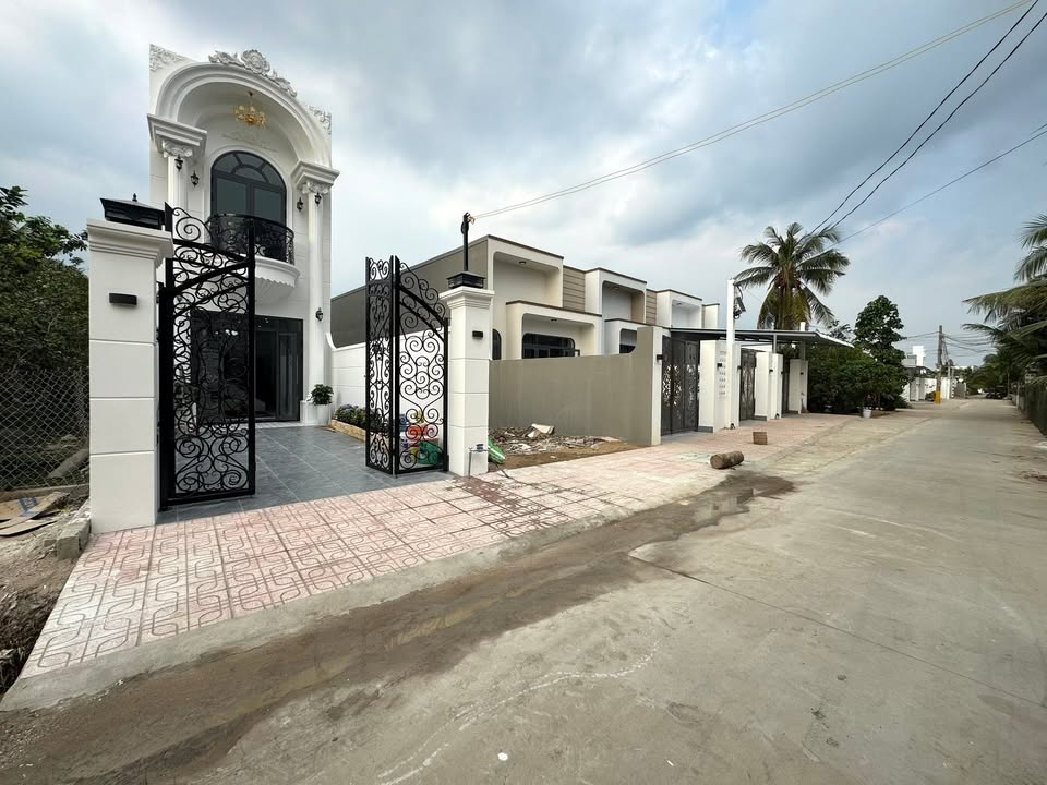 Nhà phố Đạo Thạnh, 84m² chỉ 2.48 tỷ - Thiết kế Tân Cổ Điển, Ô tô vào tận nhà!