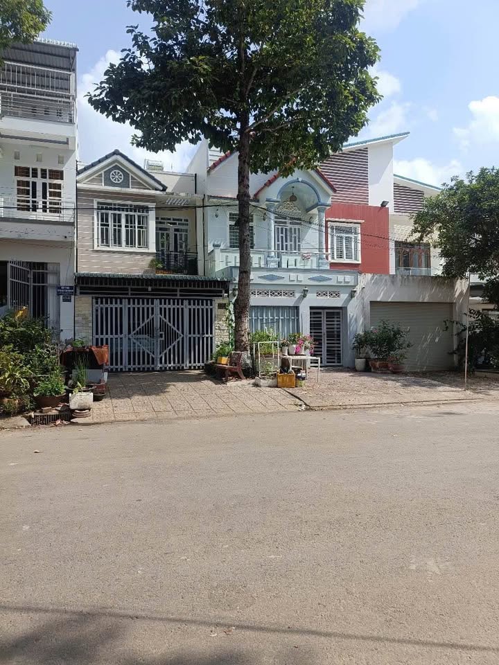 Nhà trệt lầu đường số 1 KDC An Thới 100m² giá 3.5 tỷ - Kinh doanh tốt, an ninh đảm bảo!