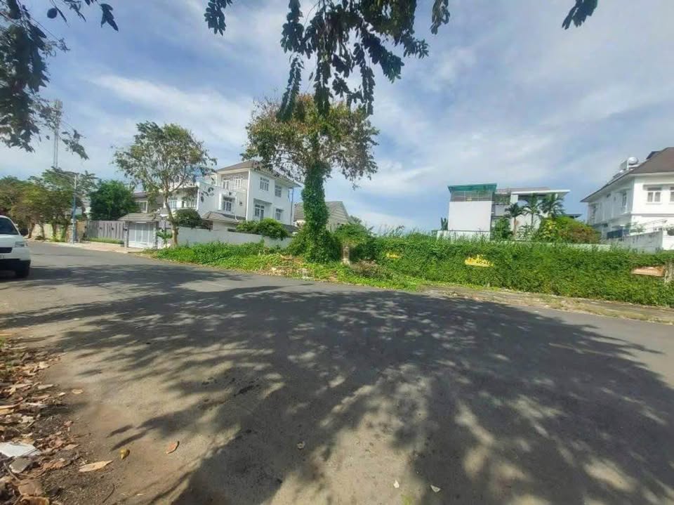 Đất nền biệt thự Nguyễn Hữu Cầu, Cần Thơ 560m² giá 18.5 tỷ - Sổ hồng thổ cư!