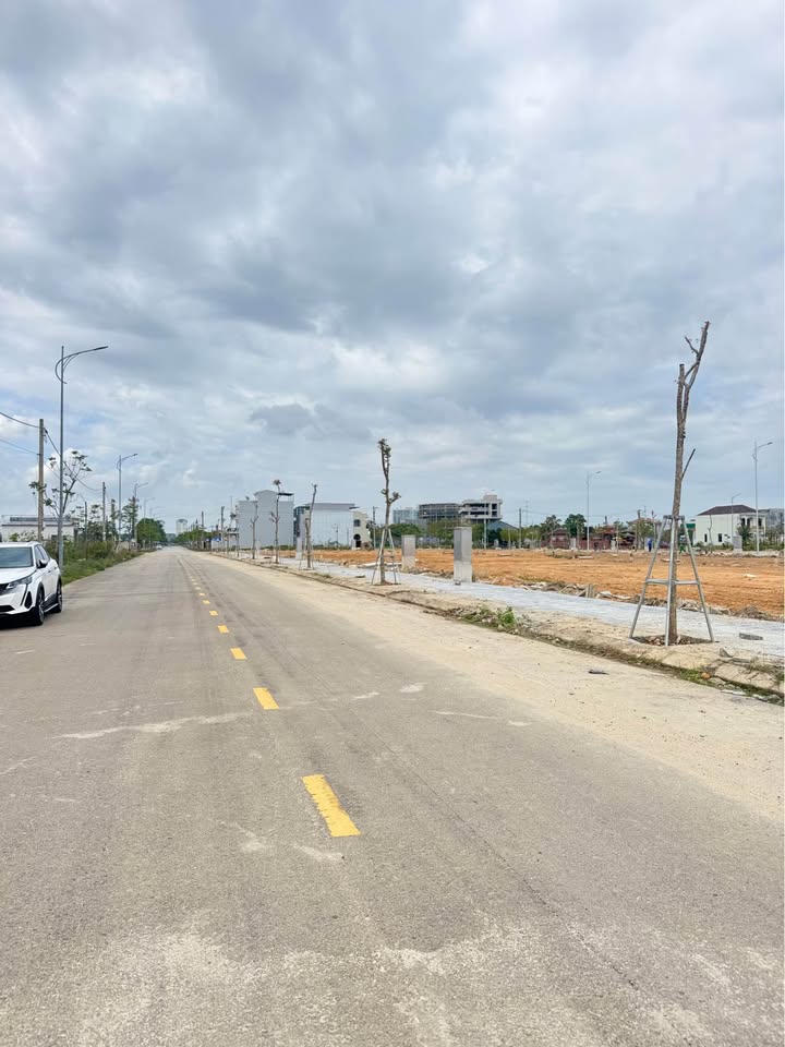 Đất nền mặt tiền Nguyễn Công Duẫn, Thủy Dương 150m² giá 5 tỷ - Cơ hội đầu tư hấp dẫn!