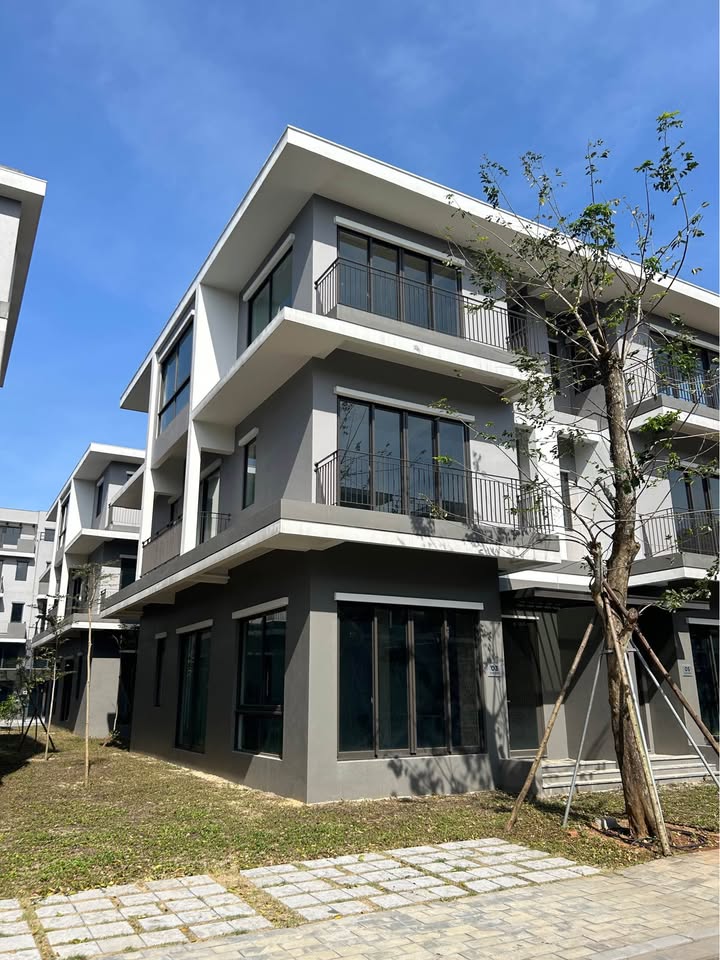 Townhouse EcoCentralPark Vinh 162m² giá 9 tỷ - Không gian sống lý tưởng!
