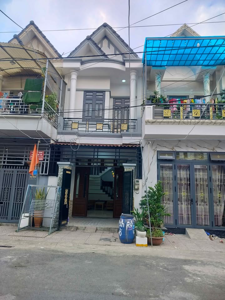 Nhà phố Dĩ An 64m² giá 4 tỷ - Vị trí đắc địa gần Vincom!