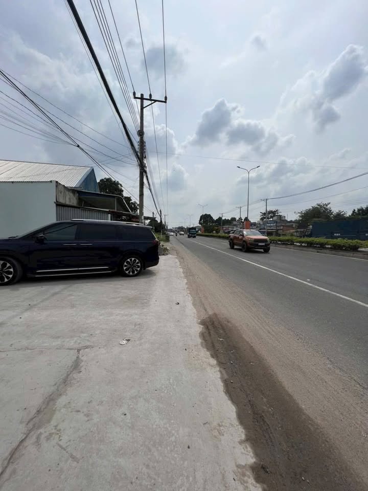 Xưởng mặt tiền đường DT741 Hòa Lợi 4000m² giá 48 tỷ - Đang cho thuê lợi nhuận cao!