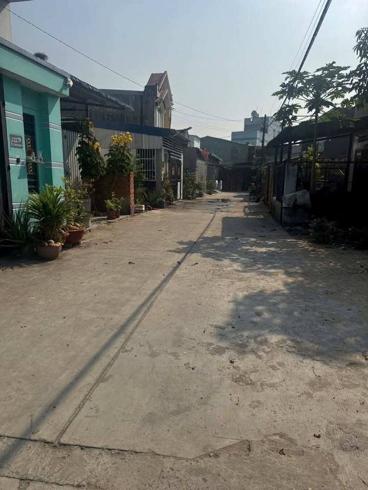 Đất nền Bà Điểm Hóc Môn 110m² giá 2.65 tỷ - Sổ hồng chính chủ, xây dựng ngay!