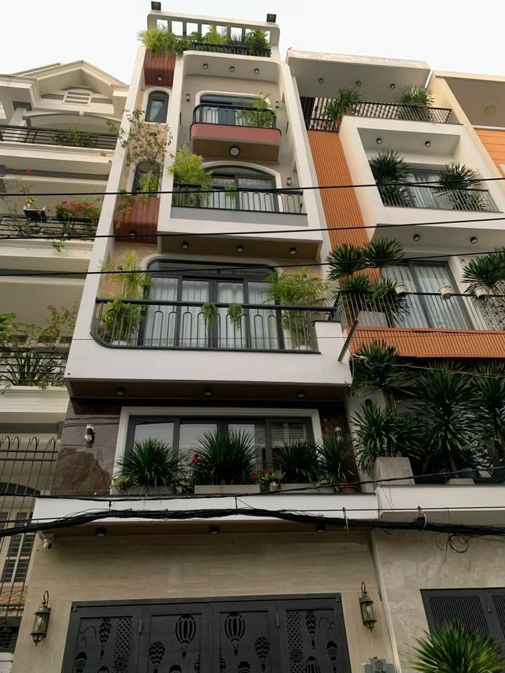 Nhà mặt tiền Phường 8, Gò Vấp 110m² giá 15 tỷ - Vị trí kinh doanh đắc địa!