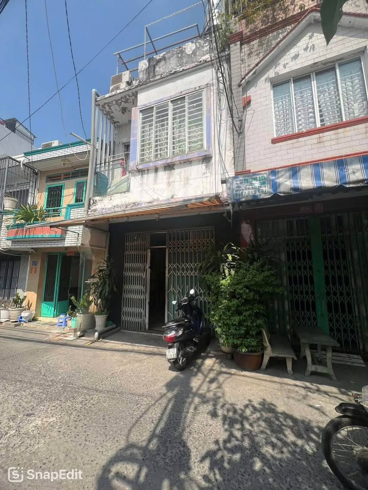 Nhà 3 tầng Âu Dương Lân, Quận 8 diện tích 34m² giá 5.4 tỷ - Cơ hội tuyệt vời cho gia đình bạn!