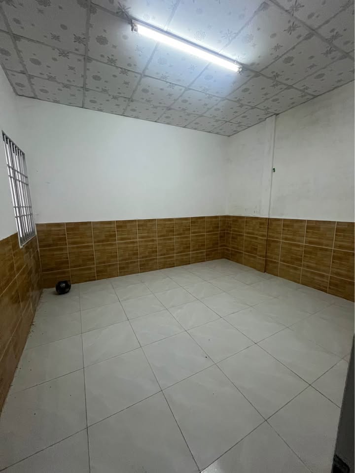 Nhà cho thuê Phường 1, TP. Trà Vinh 3 phòng ngủ - Có sân đậu ô tô