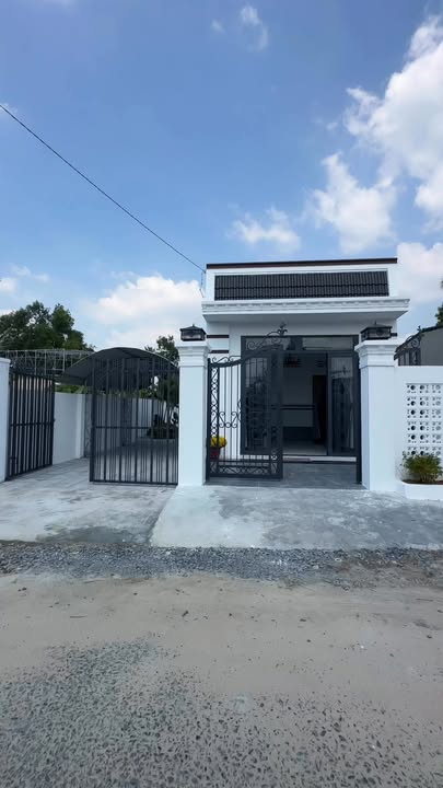 Nhà Sân Vườn Siêu Xinh 90m² tại Huyện Hòa Thành - Giá chỉ 1.29 tỷ, Thương lượng!