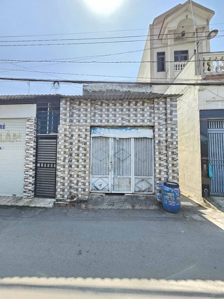 Dãy trọ mặt tiền Phan Bội Châu, Dĩ An 114m² giá 4.9 tỷ - Cơ hội đầu tư sinh lời!