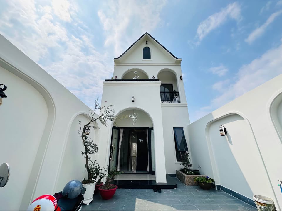 Nhà phố Mỹ Phong, Tiền Giang 170m² giá 3.45 tỷ - Nội thất cao cấp sẵn sàng vào ở!