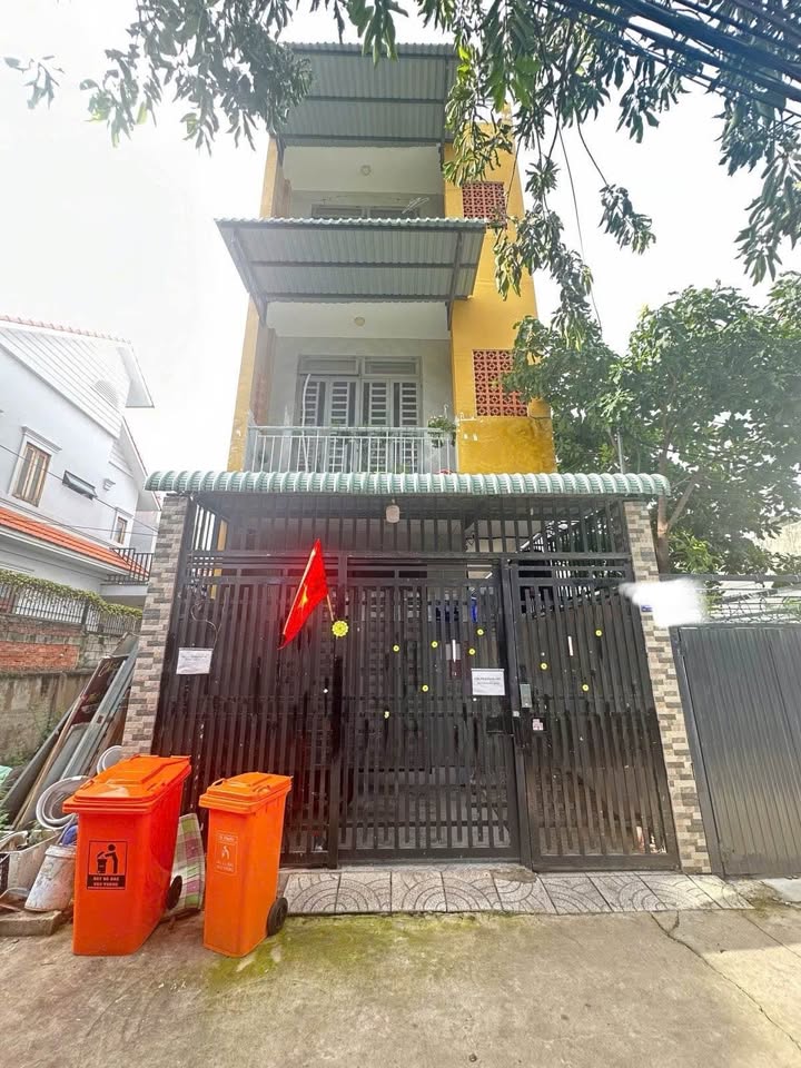 Căn hộ dịch vụ 12 phòng Tăng Nhơn Phú A 98m² giá 9 tỷ - Dòng tiền ổn định 35 triệu/tháng!