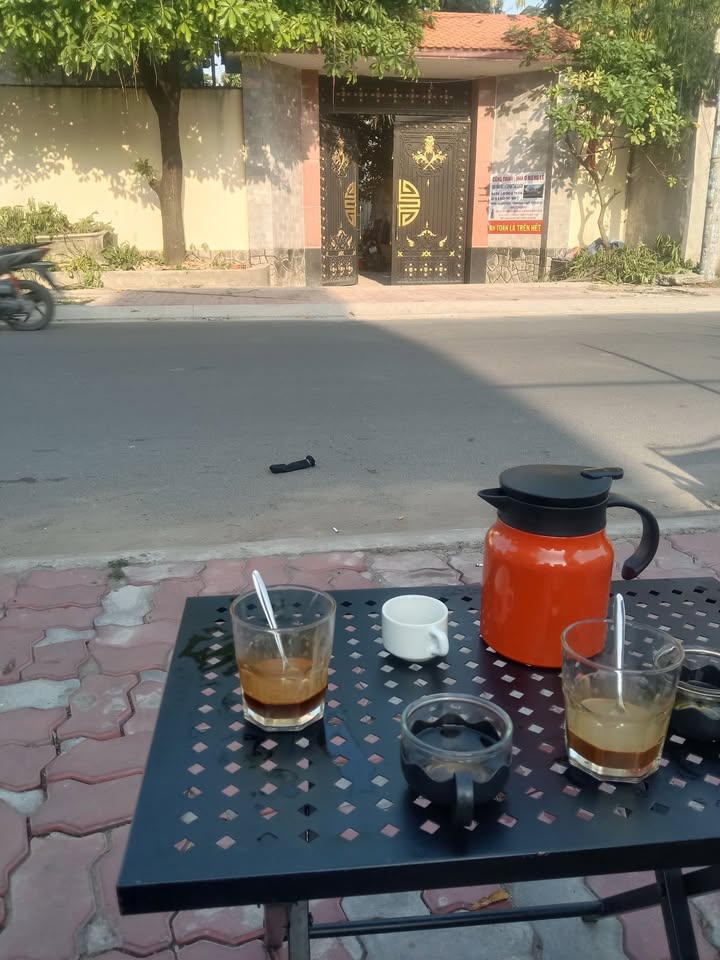 Nhà mới 2 tầng tại Xuân Thới Sơn 100m² giá chỉ 4.3 tỷ - Sẵn sàng vào ở ngay!