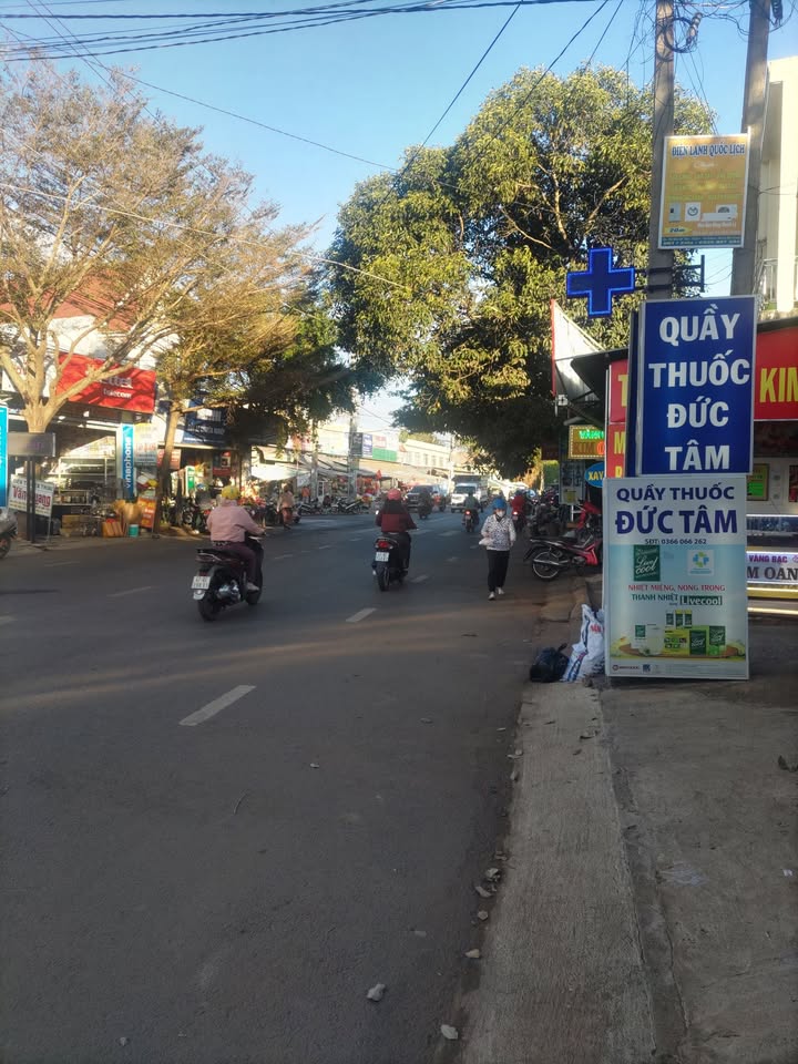 Đất nền Xã Ea Kao, Buôn Ma Thuột 200m² giá 2.5 tỷ - Mặt tiền chợ chỉ 90m!