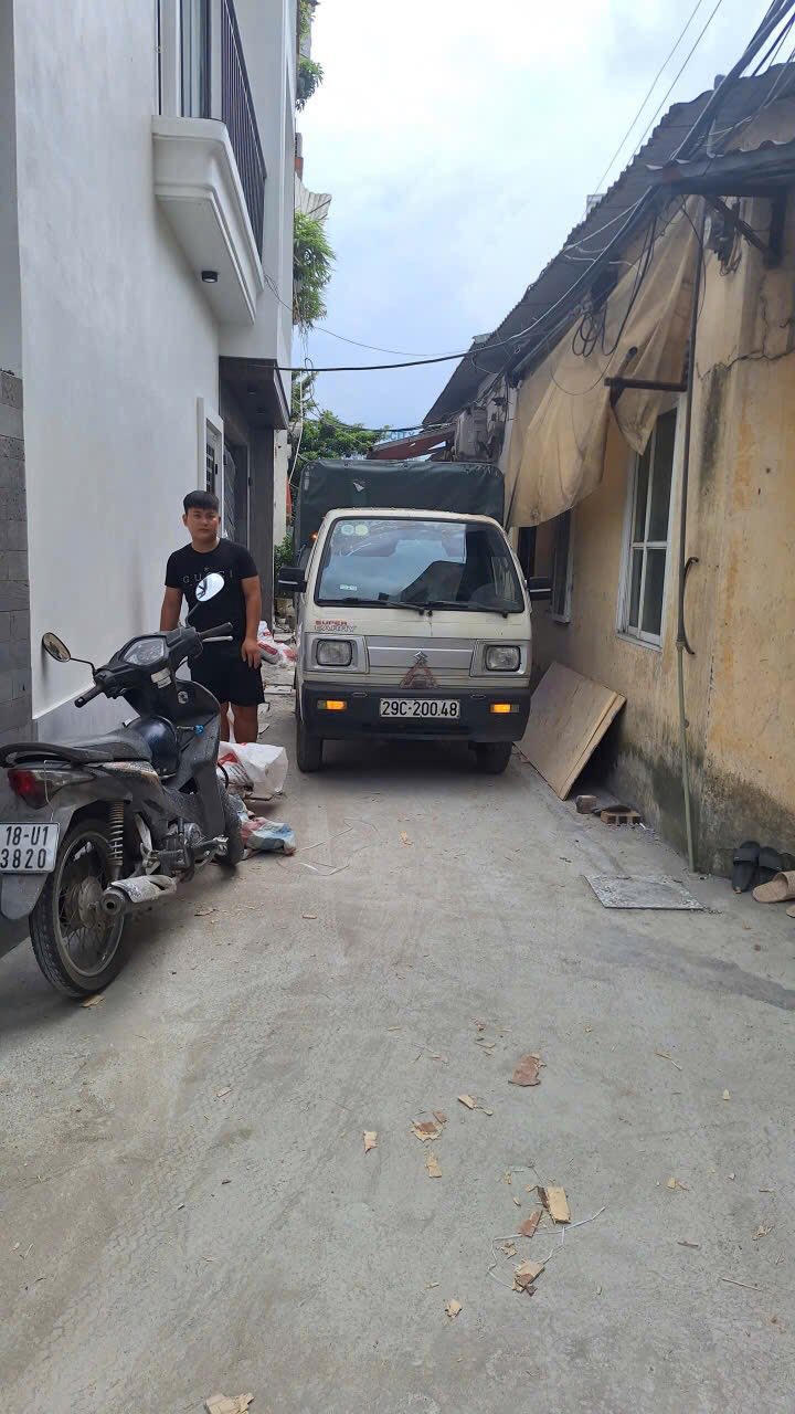 Đất Bồ Đề Long Biên 50m² giá 8 tỷ - Sổ đỏ chính chủ, ô tô vào tận nơi!