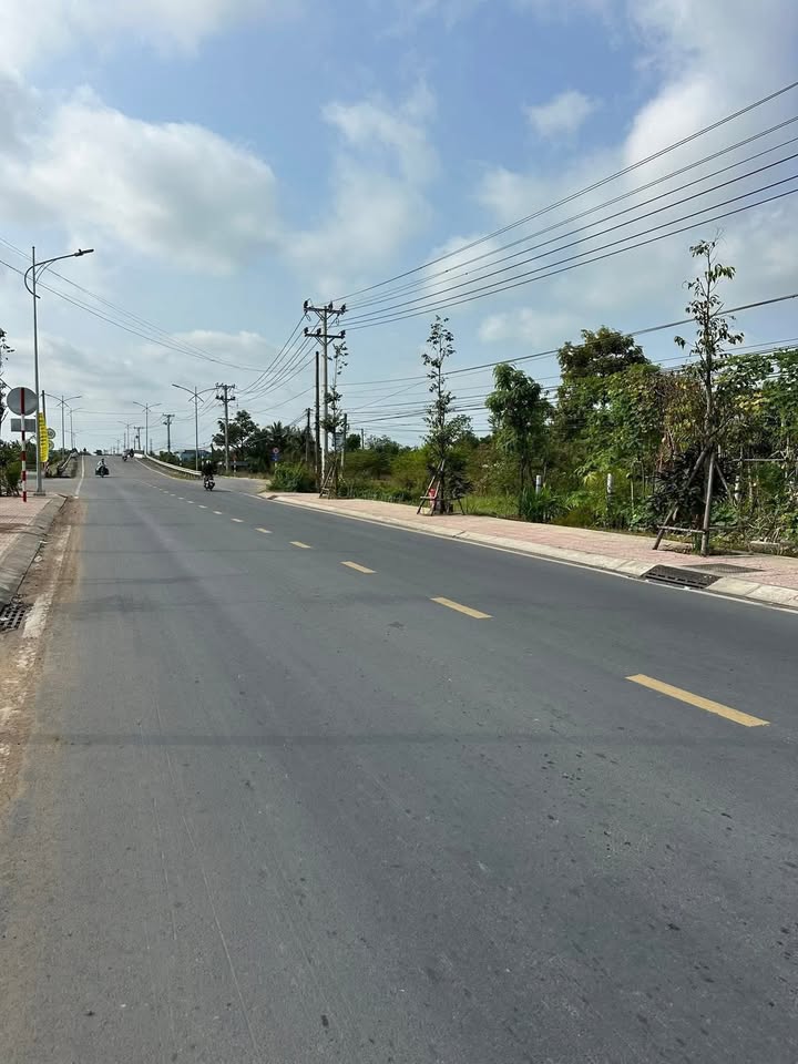 Đất mặt tiền ĐT877 Phường Long Hòa 2010m² giá 4 tỷ - Cơ hội đầu tư tuyệt vời!