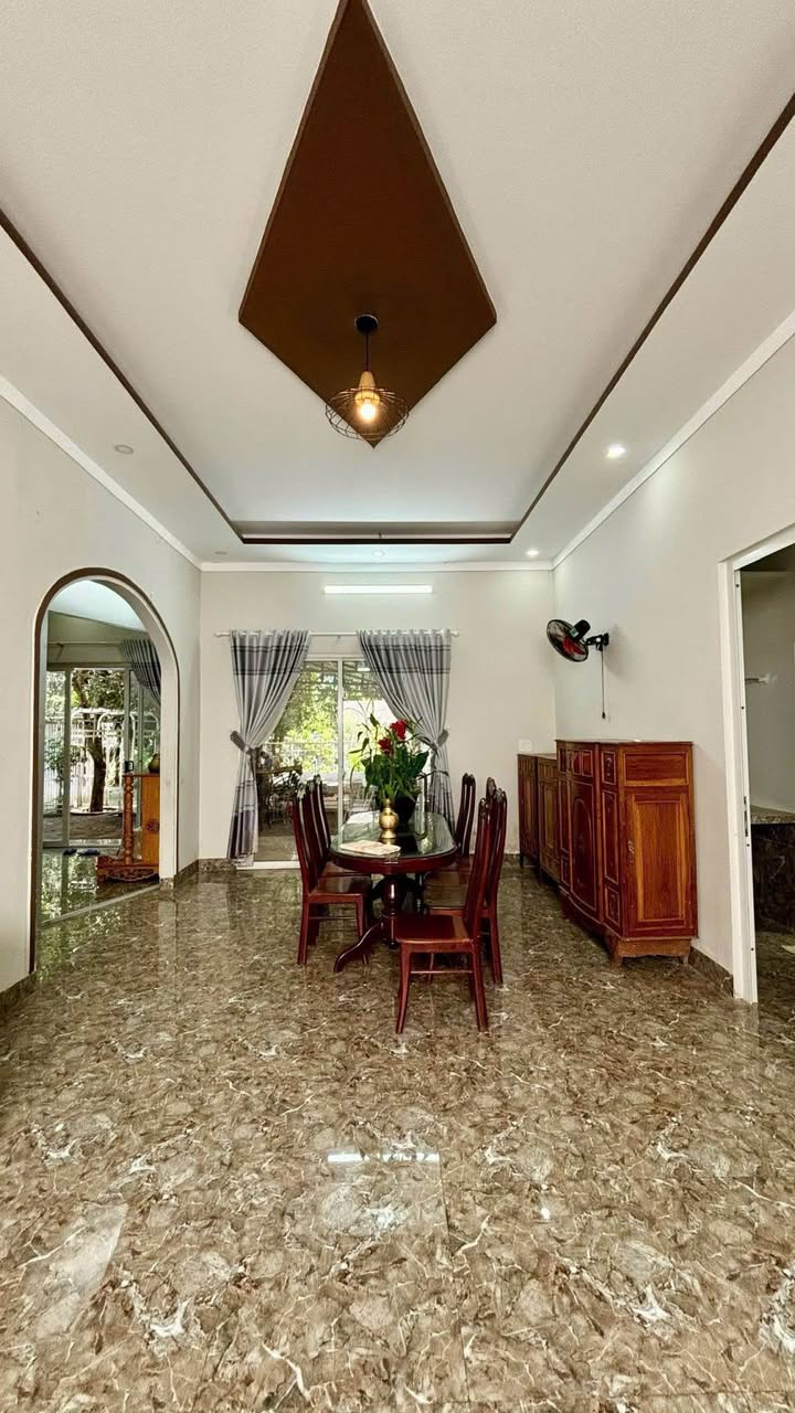 Nhà vườn đường Lê Thị Riêng, Phường Ea Tam, 240m² giá 3.8 tỷ - Đầu tư thông minh!