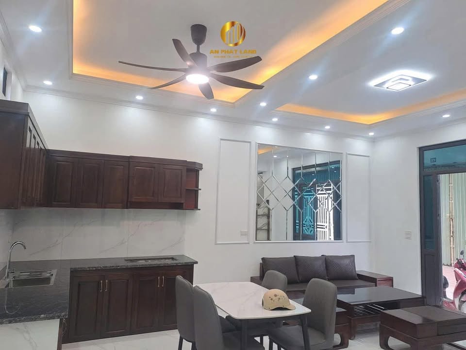 Nhà 3 tầng mới hoàn thiện tại Ninh Sơn 52,9m² giá 3 tỷ - Ô tô đỗ cửa, ngõ yên tĩnh!